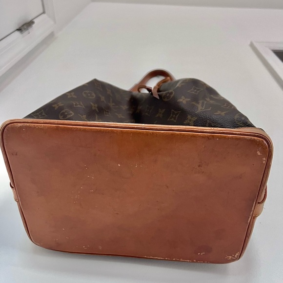Louis Vuitton Monogram Noe Bucket Bag - Picture 9 of 14